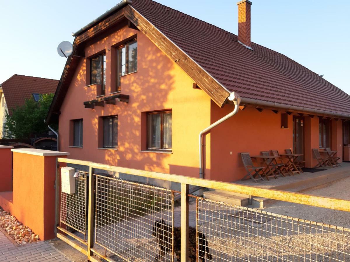 Napos Vendégház Győr Exterior foto